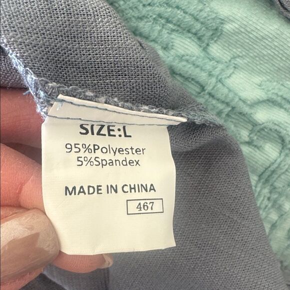 Women's Blue Button-Up Top - Picture 6 of 6